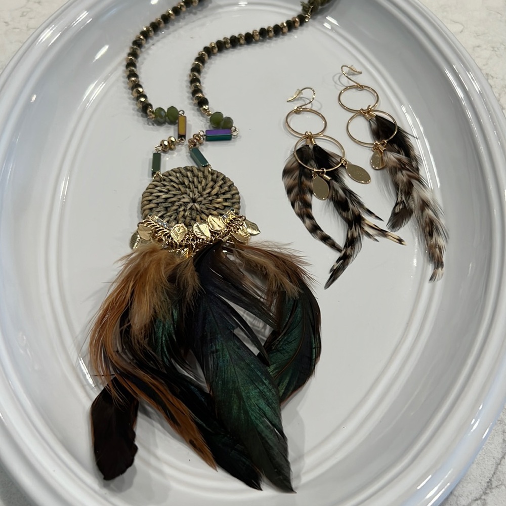 Necklace and earring set